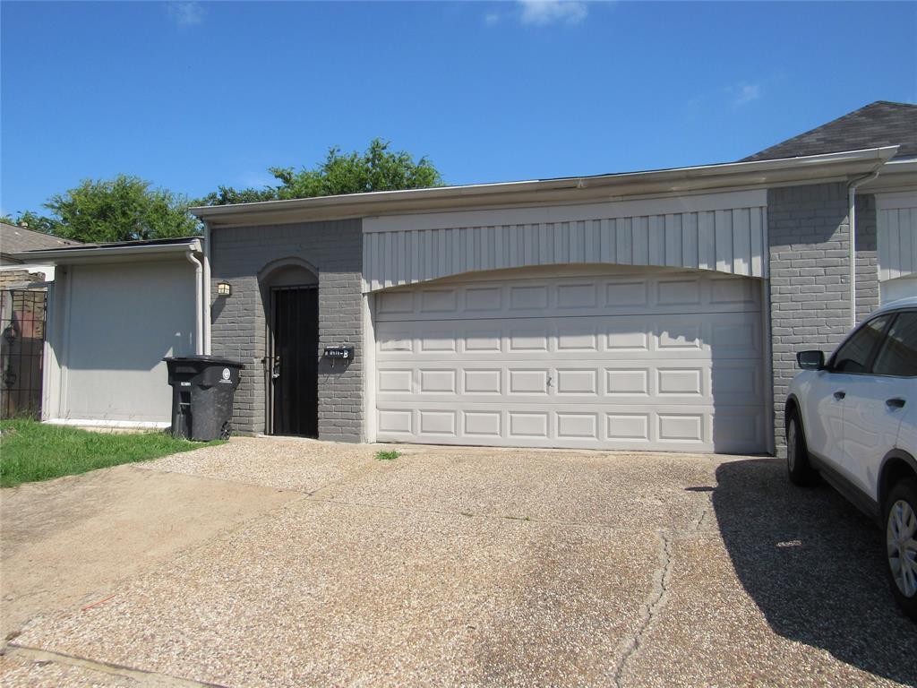 Primary Photo - 8414 Beechnut St