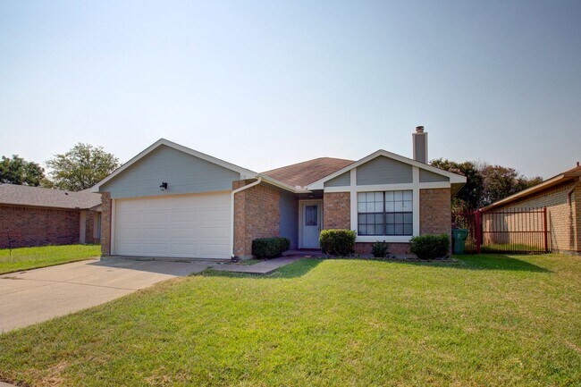 Building Photo - Available October 1st & Half Off 3rd Month...