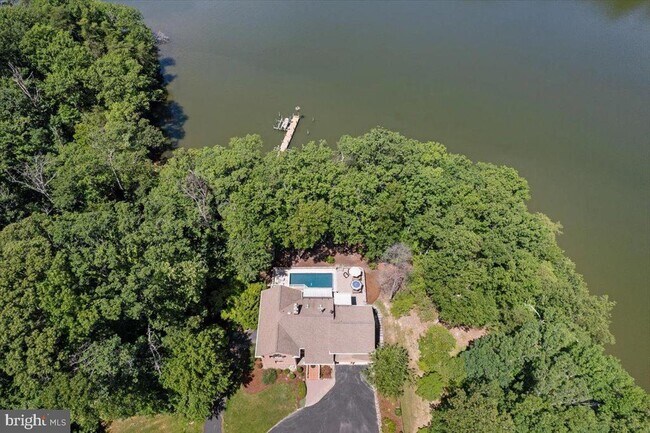 Foto del edificio - 1325 Hellen Creek Dr