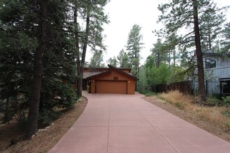 Building Photo - 3270 S Little Dr