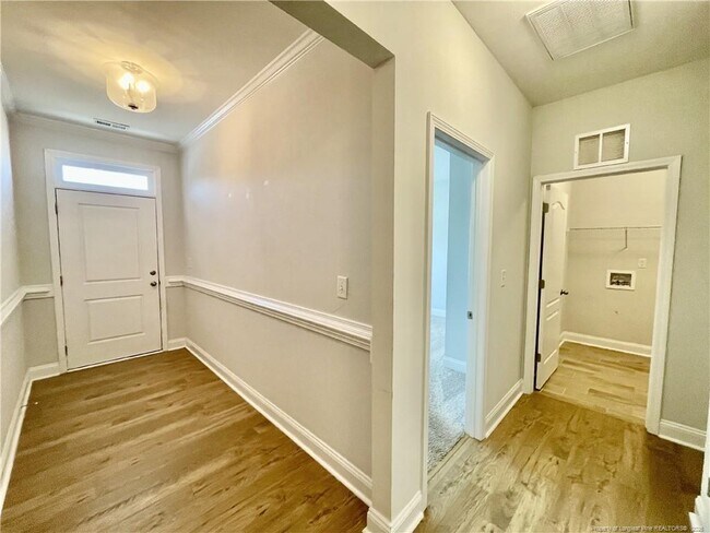 Foto del edificio - 279 Cromwell Ct