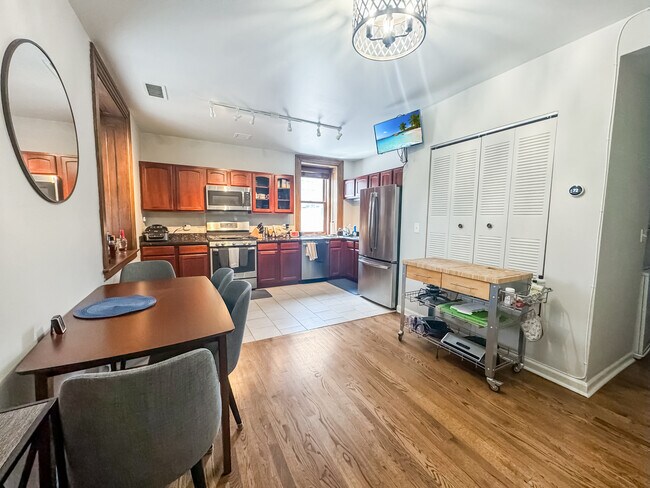 Foto del edificio - 559 W Surf St