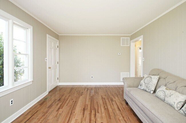 Foto del edificio - Updated Small Pet-Friendly Crozet Home