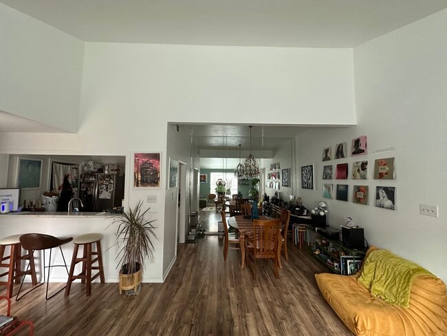 Foto del edificio - 6322 Winton St