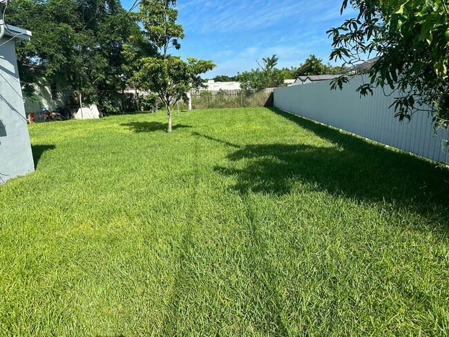 Foto del edificio - 10480 SW 181st Terrace