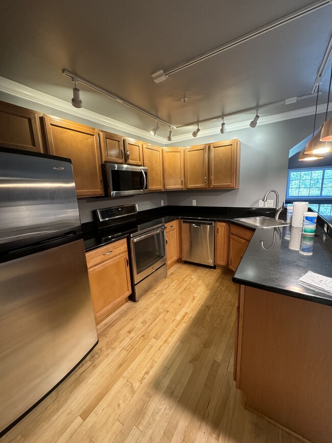 Building Photo - 2992 Barclay Way