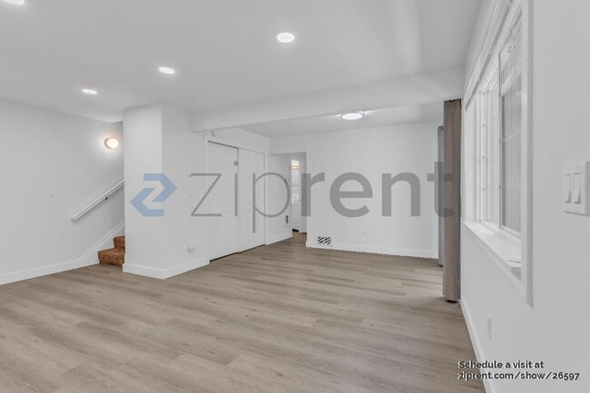 Building Photo - 12211 SE 59th St