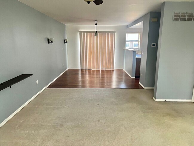 Foto del edificio - 3 Bedroom, 2.5 Bath Townhouse in Park Hampton
