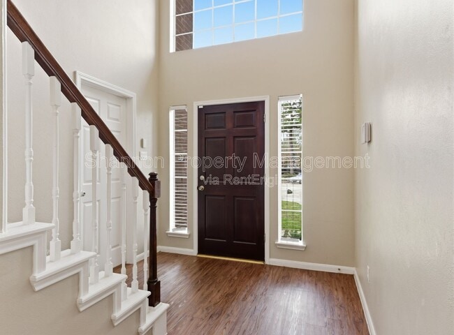 Foto del edificio - 3327 Shady Glen Ln