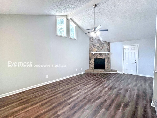 Building Photo - 2083 Phillips Rd