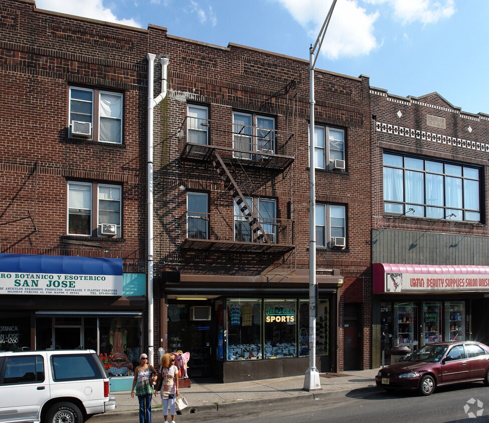Foto principal - 277 Monroe St