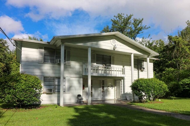 Building Photo - Golden Shores of Jacksonville