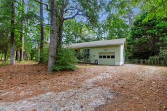 Building Photo - 2317 Country Club Rd