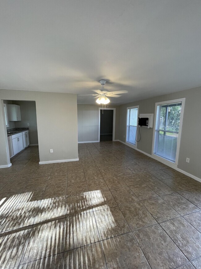 Building Photo - 1631 Palmetto Ave