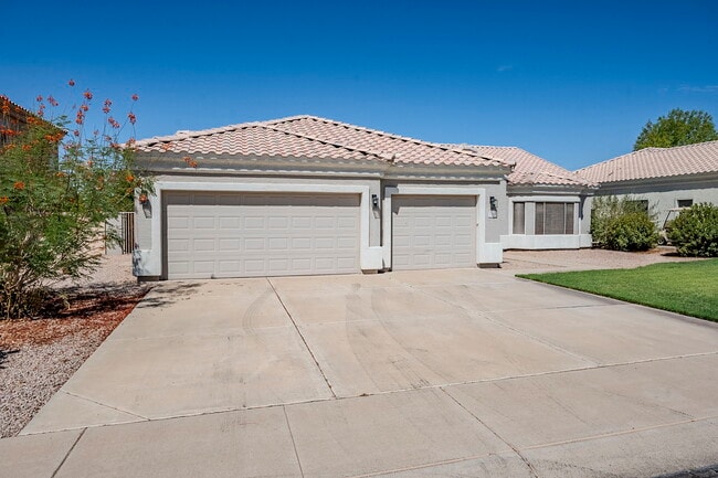Photo - 760 N Swan Dr House