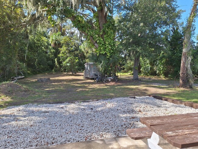 Building Photo - 3BR 2BA EDGEWATER HOME FOR RENT, HALF ACRE...