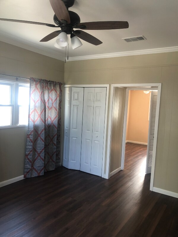 Building Photo - 224 Querens Ave