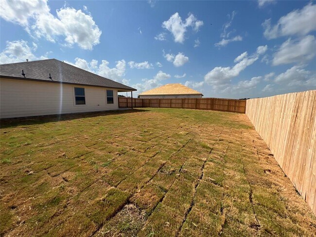Building Photo - 2426 Divot Ln