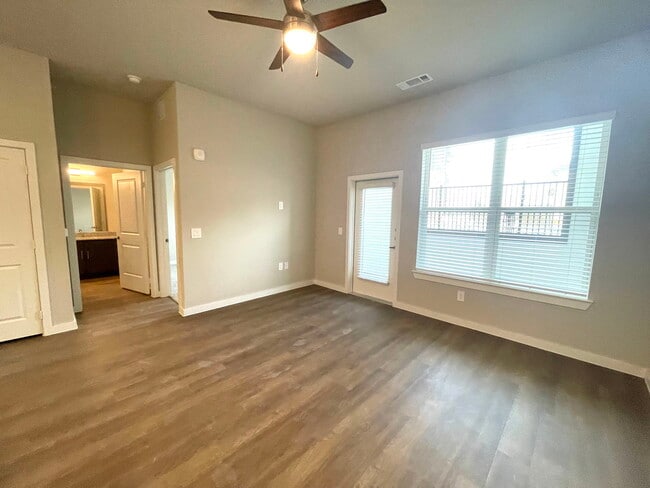 Foto del edificio - 1325 Choate Pkwy