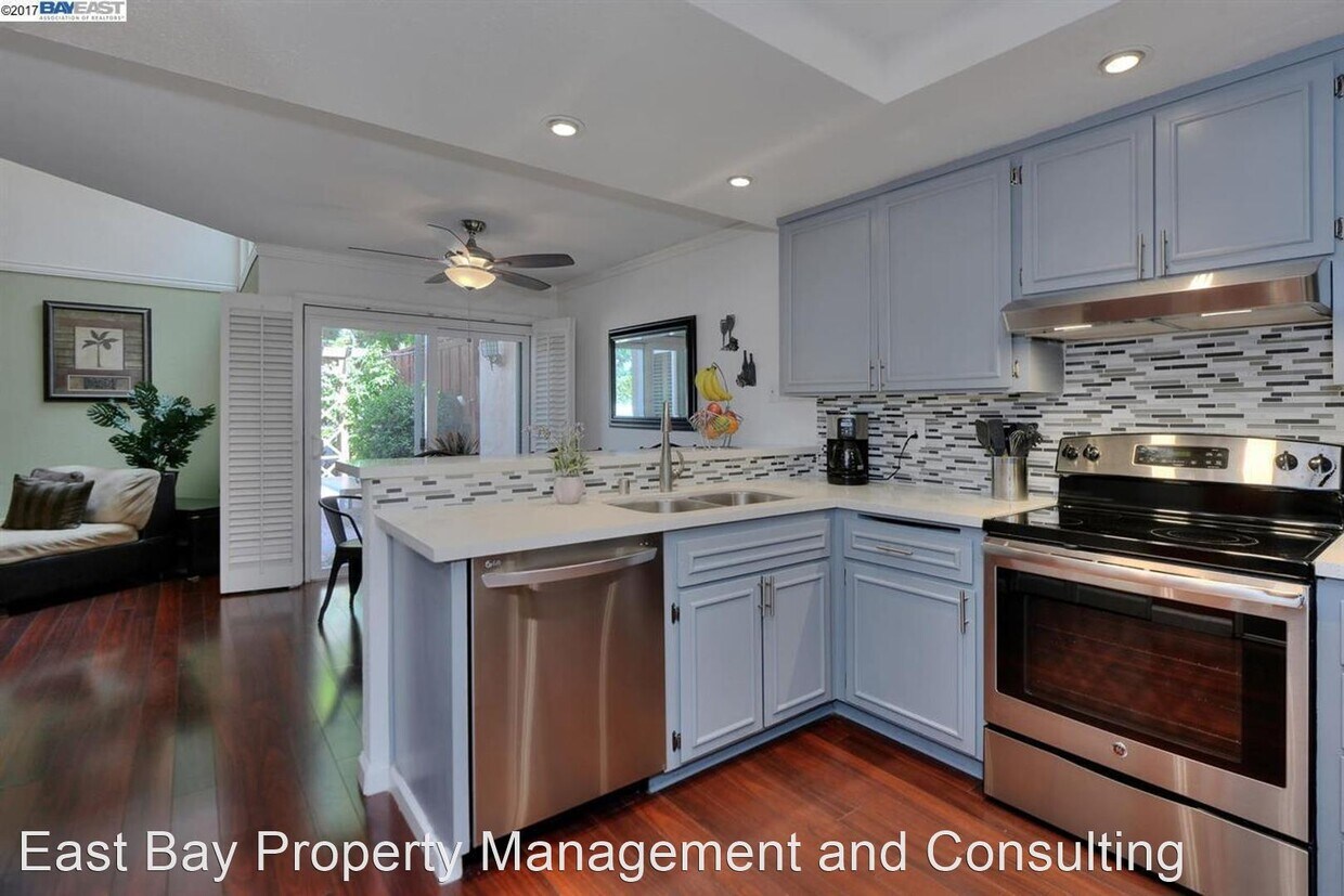 Primary Photo - 3 br, 2.5 bath House - 4009 San Francisco ...