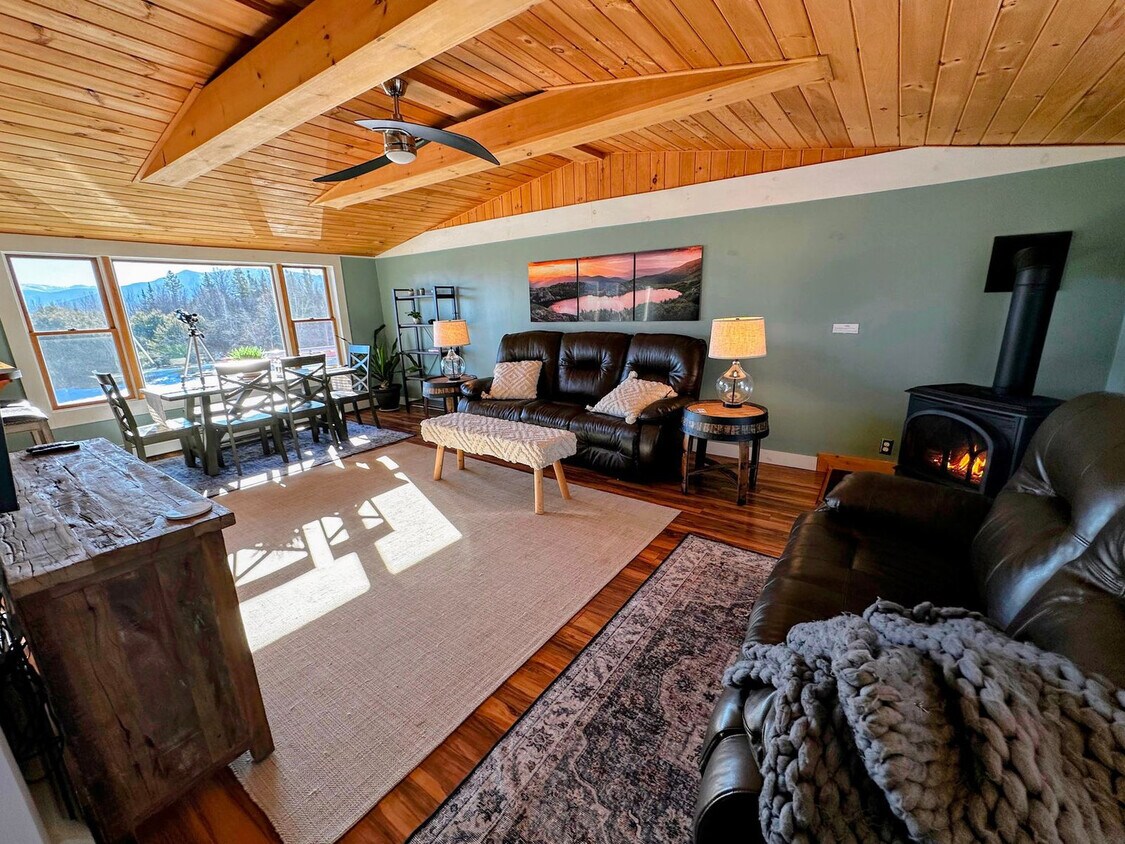 Foto principal - 642 Jefferson Rd