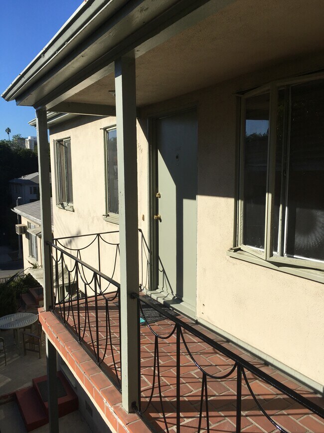 Building Photo - 1554 S Beverly Glen Blvd