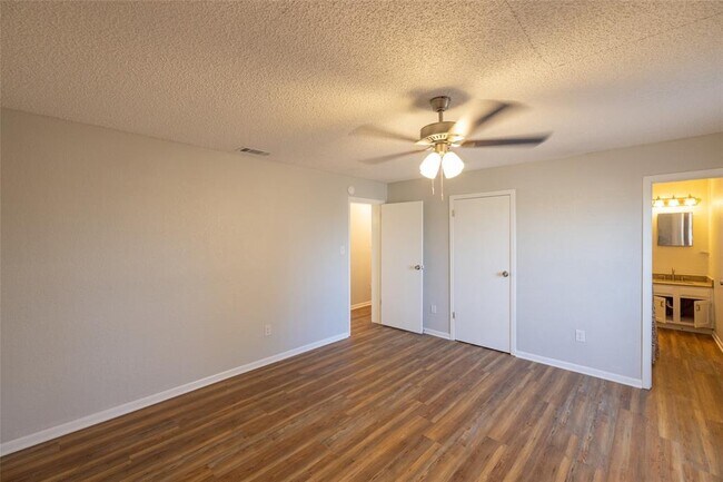 Foto del edificio - 1218 Baylor Dr