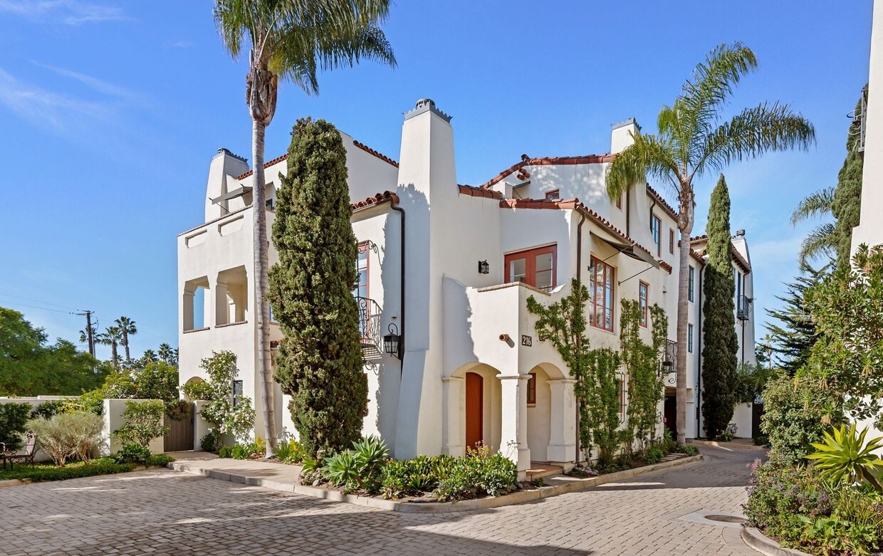 Primary Photo - Villa Del Mar~ The Gorgeous gem in the Ame...