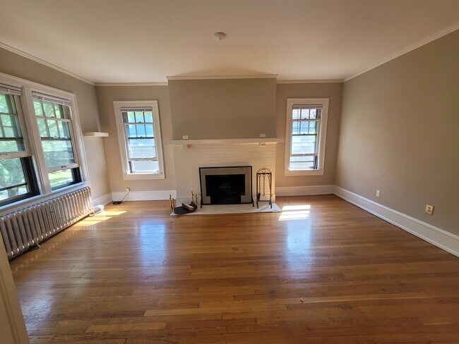 Foto del edificio - 2541 N Lake Dr