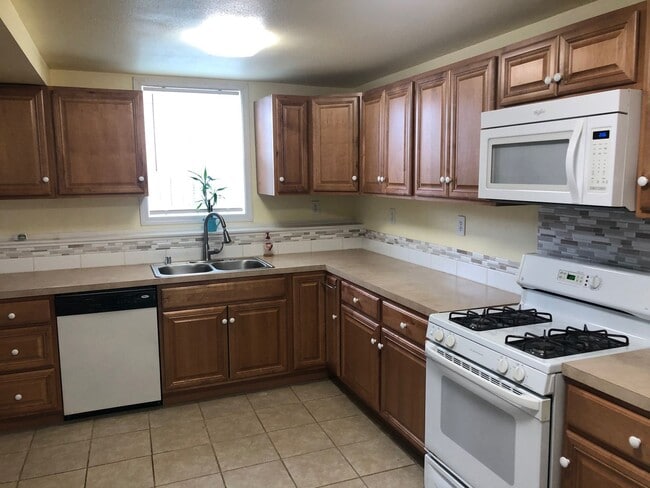 Building Photo - Two Bedroom in Mount Vernon