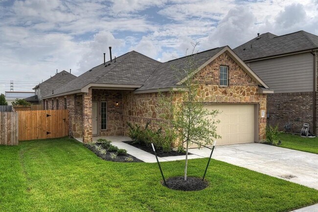 Building Photo - 2206 Spring Hollow Dr