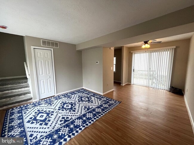 Building Photo - 1359 Jordan Dr