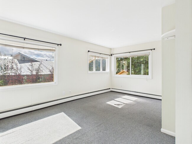 Foto del edificio - 520 Halvorson Rd