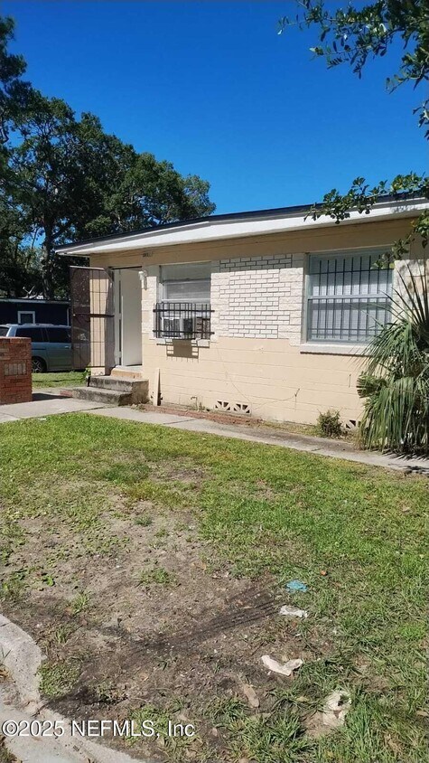Foto principal - 1599 W 30th St