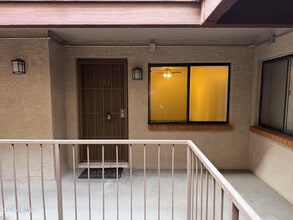 Building Photo - 17 E Ruth Ave