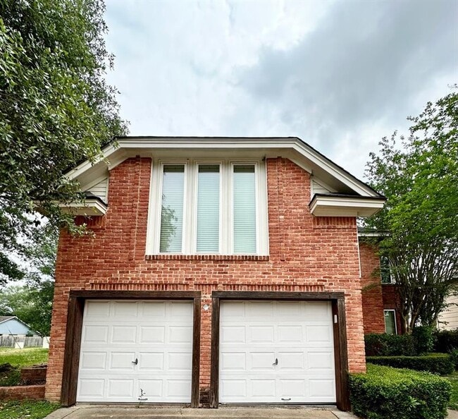 Building Photo - 4842 Green Trail Dr