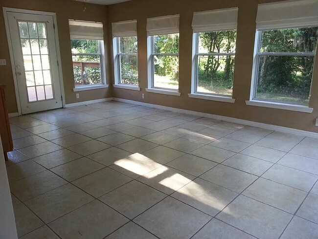 Foto del edificio - 2456 Broadvue Ave