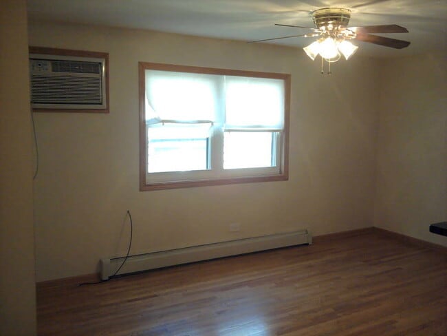 Building Photo - 1124 Dunlop Ave