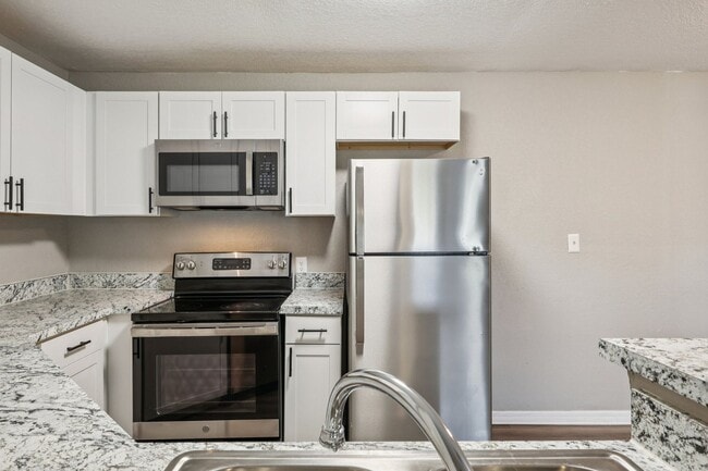 Building Photo - Laguna Place Apartments