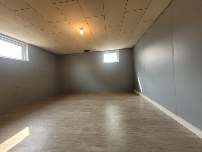 Foto del edificio - 3115 E Seedling Mile Rd