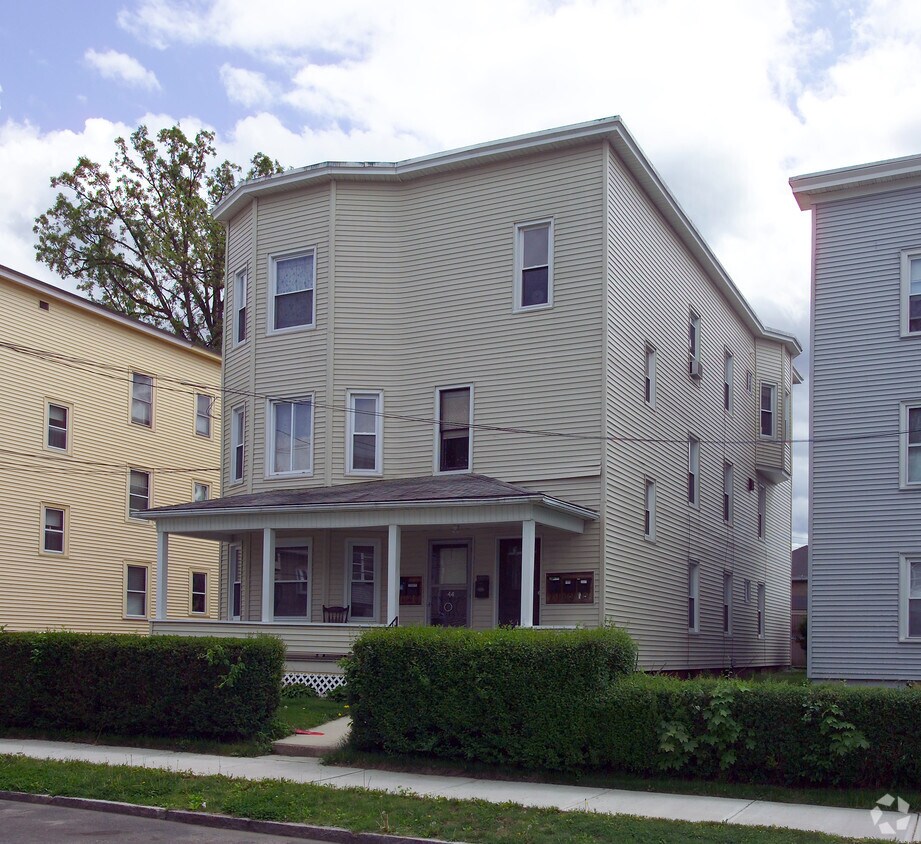 Primary Photo - 44 Ames Ave