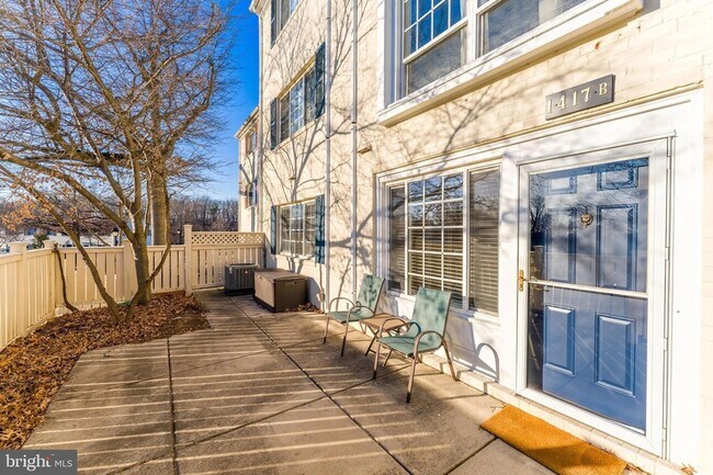 Foto del edificio - 1417 N Van Dorn St