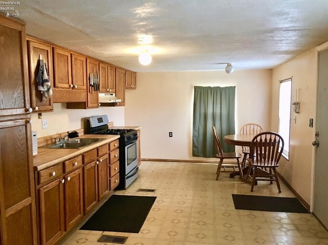 kitchen/dining room - 1009 Co Rd 42