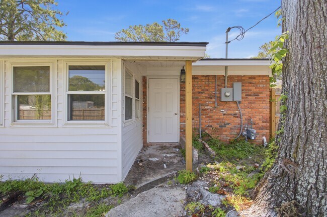 Foto del edificio - 12433 Deerfield Rd
