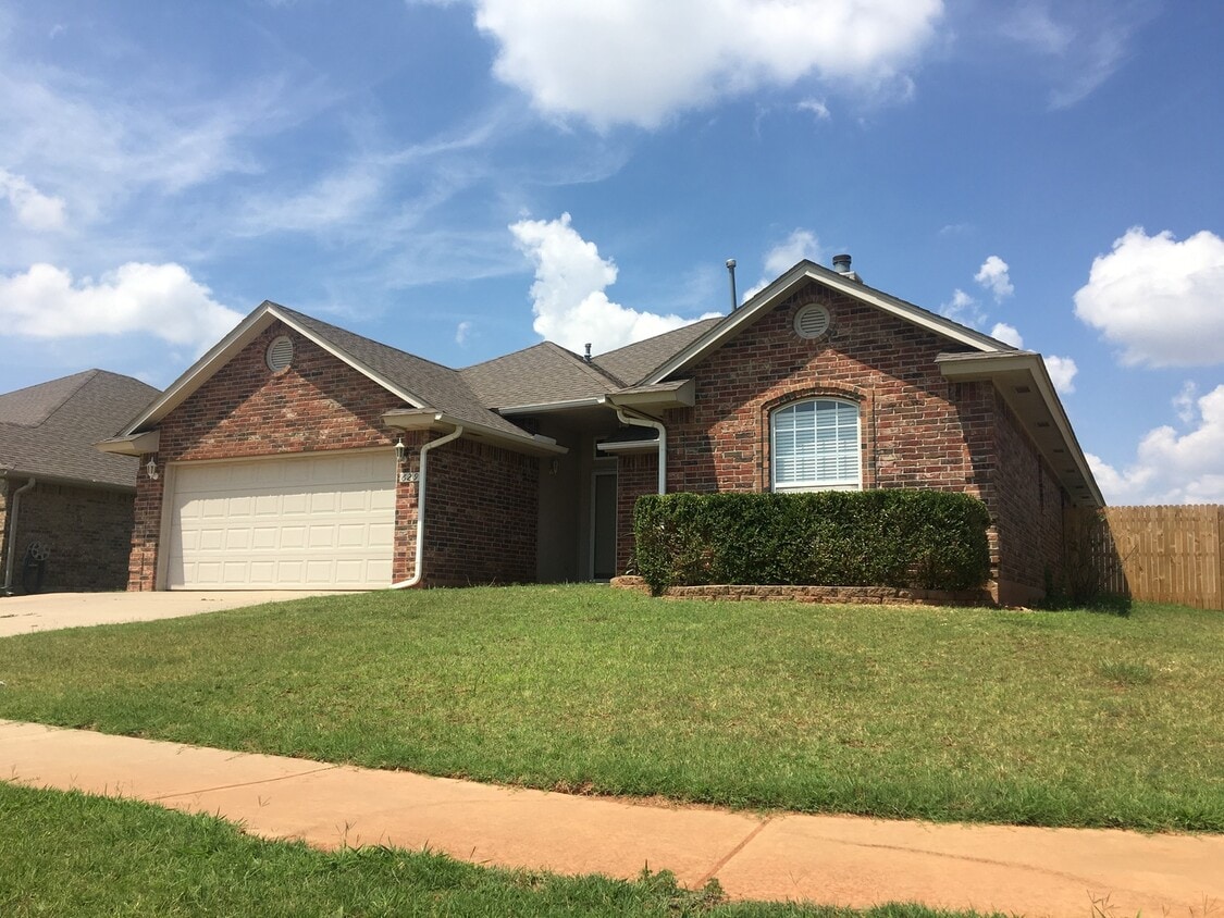 Primary Photo - Beautiful 3 bed, 2 bath Home in East Moore...