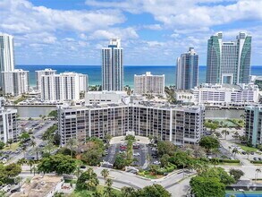 Building Photo - 600 Parkview Dr