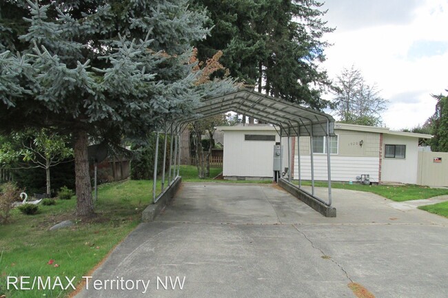 Building Photo - 2 br, 1.5 bath House - 1920 E. Blackburn Road