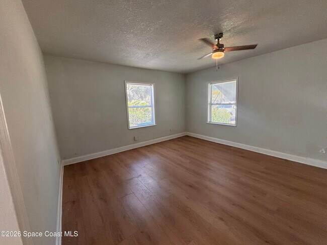 Foto del edificio - 2100 Hallwood Pl