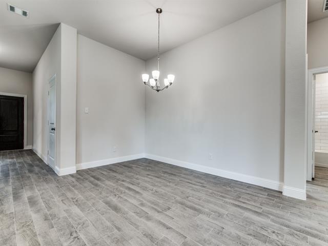 Building Photo - 4039 Woodford Dr