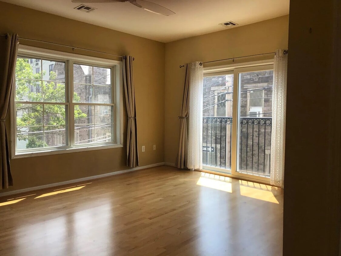 Primary Photo - 131 Prospect St